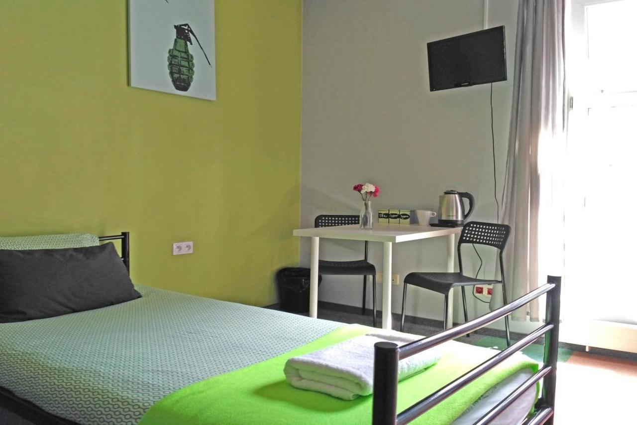 Mish Mash Nowogrodzka Hostel Warsaw Exterior photo