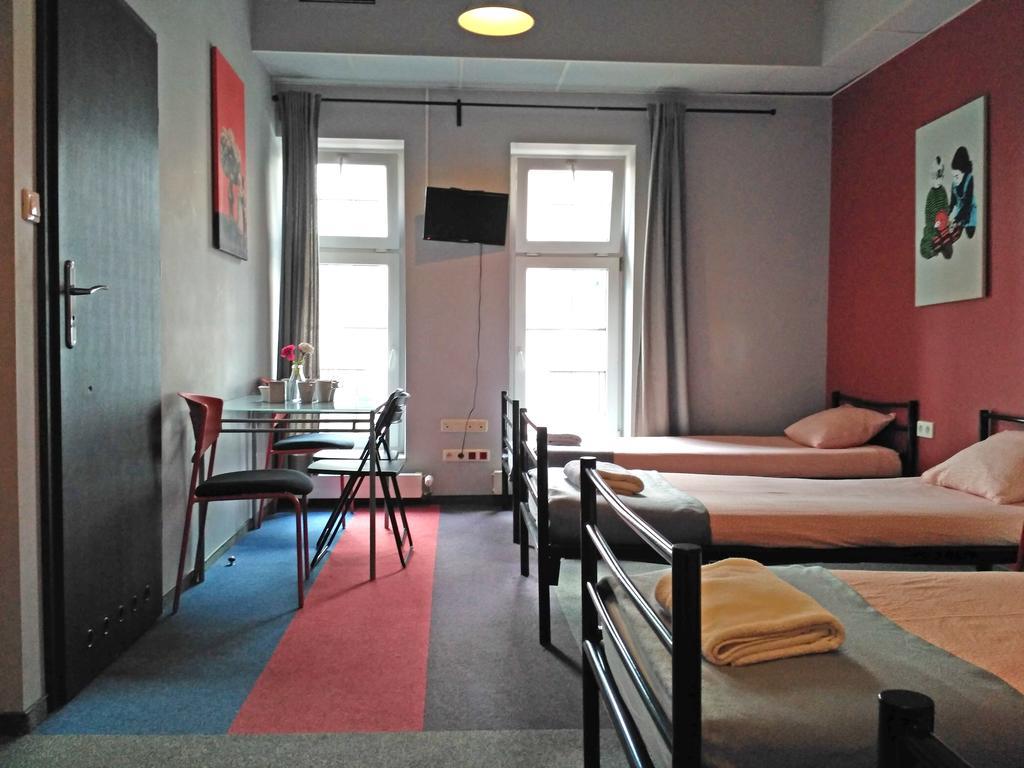 Mish Mash Nowogrodzka Hostel Warsaw Exterior photo